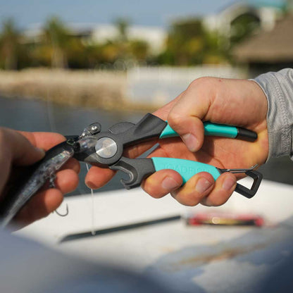 Inshore Essentials Tool Kit - Toadfish - Fishing Accessories